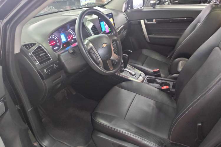 Used Chevrolet Captiva 2015 2.4L Two-Wheel Drive Urban Version 7 Seats Driver Seat