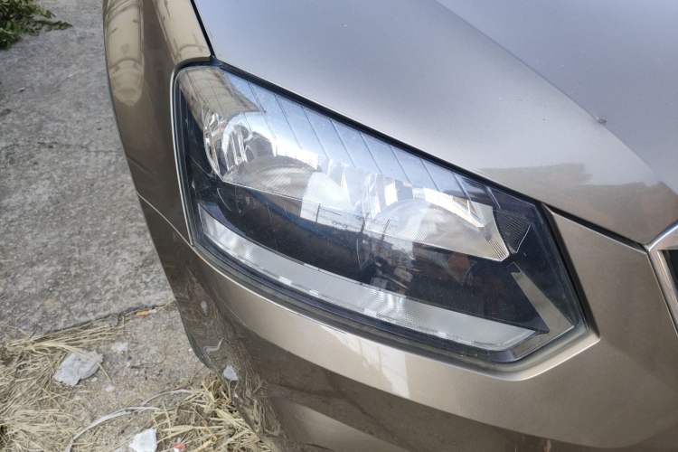 Used Skoda Yeti 2014 1.4TSI DSG Vibrant Edition Right Front Headlight