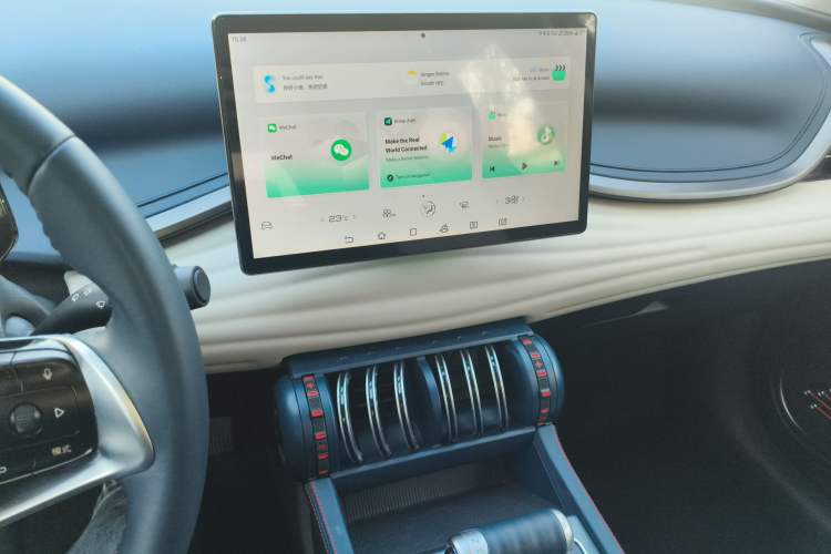 Used BYD Yuan PLUS 2022 430 km Luxury Version Audio And AC Panel