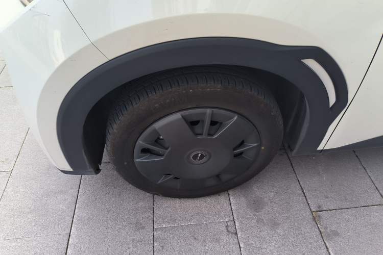 Used BYD Seagull 2024 Honor Edition 305km Dynamic Version Left Front Wheel Hub