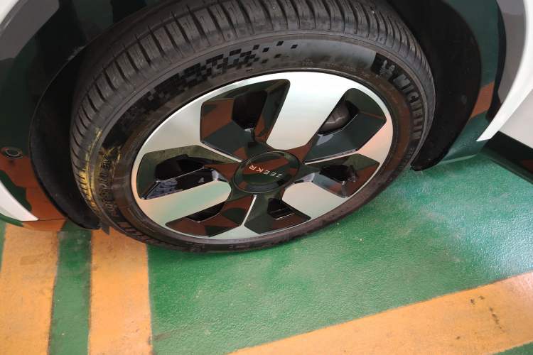 Used Zeekr MIX 2025 Intelligent Driving Version Exterior 7