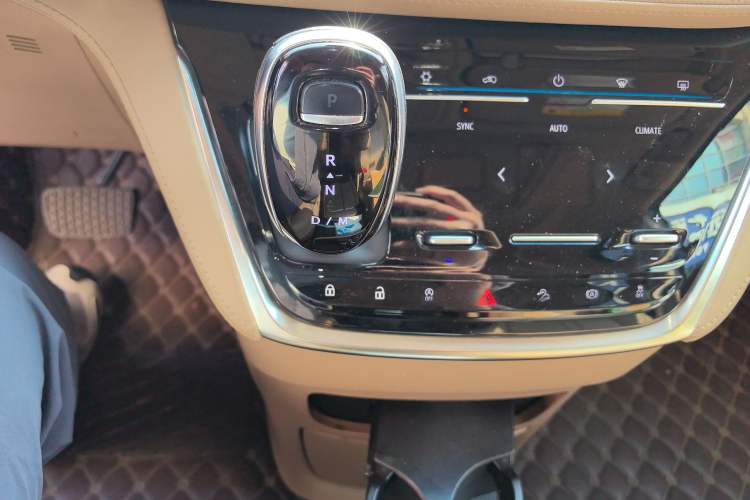 Used Buick GL8 2021 ES Land Cruiser 653T Luxury Edition
