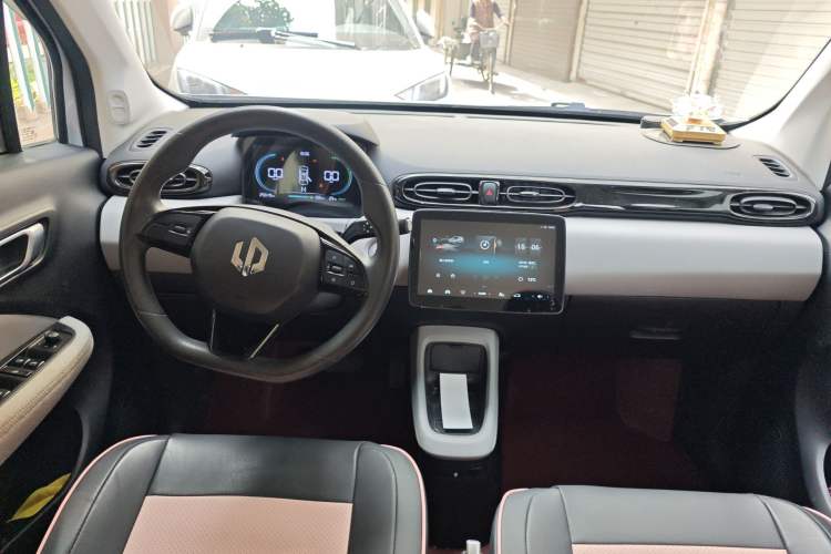 Used Leapmotor T03 2023 200 Lite Edition Center Console