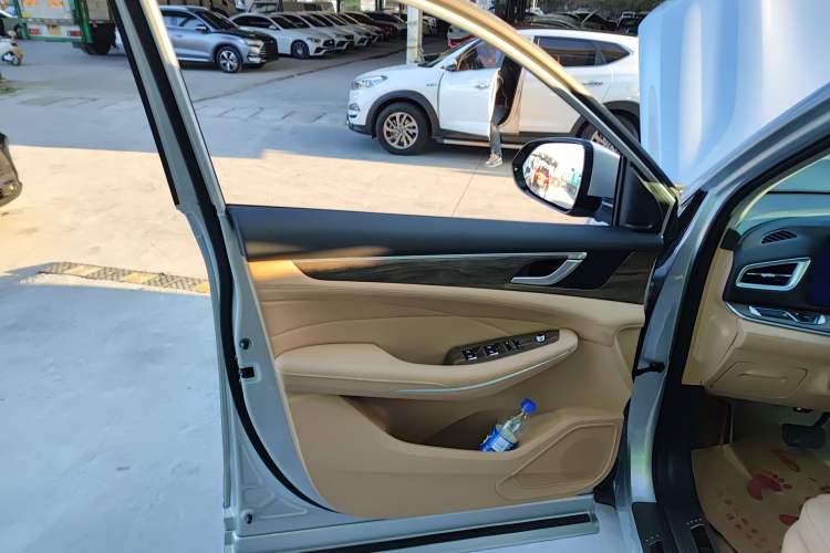 Used Landian E5 2023 1.5L DE-i 100KM Comfort Edition 7-Seater