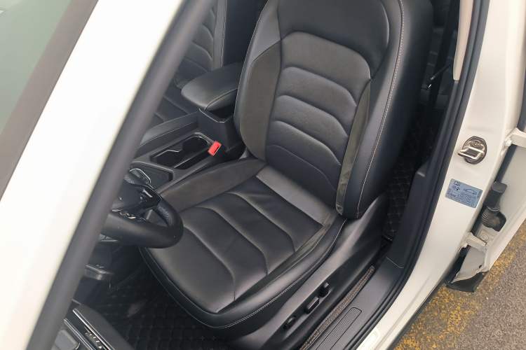 Used Volkswagen Tiguan L 2019 Updated Version 330TSI Automatic Two-Wheel Drive Panoramic Comfort Edition China VI Standard