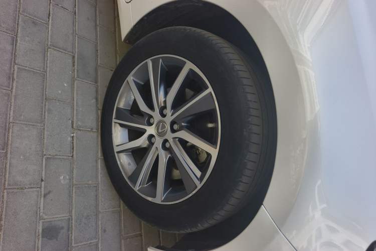 Used Lexus ES 2015 300h Comfort Edition