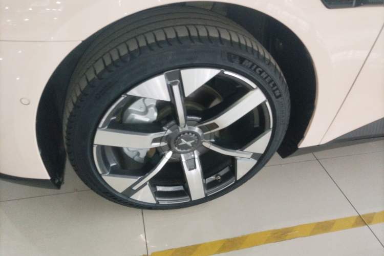 Used XPeng MONA M03 2024 620 with Ultra-Long Range Left Front Wheel Hub