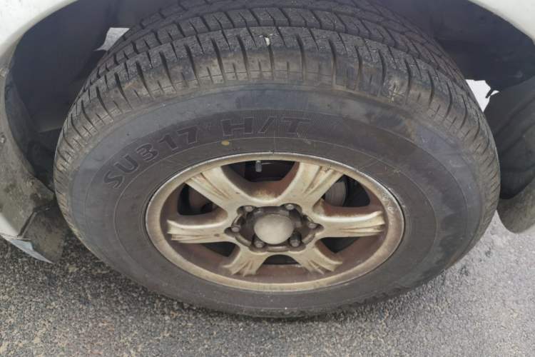 Used Great Wall Wingle 5 2014 2.4L European Version Two-Wheel Drive Entry-Level Big Double-Cab 4G69S4N Right Front Wheel Hub