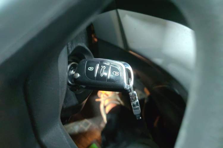 Used Ford Kuga 2013 1.6L GTDi Two-Wheel-Drive Comfort Model Vehicle Key