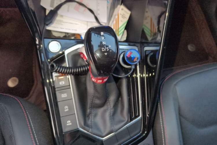 Used Volkswagen Tayron 2020 330TSI Two-Wheel Drive Luxury Smart Connectivity Version Gear Lever