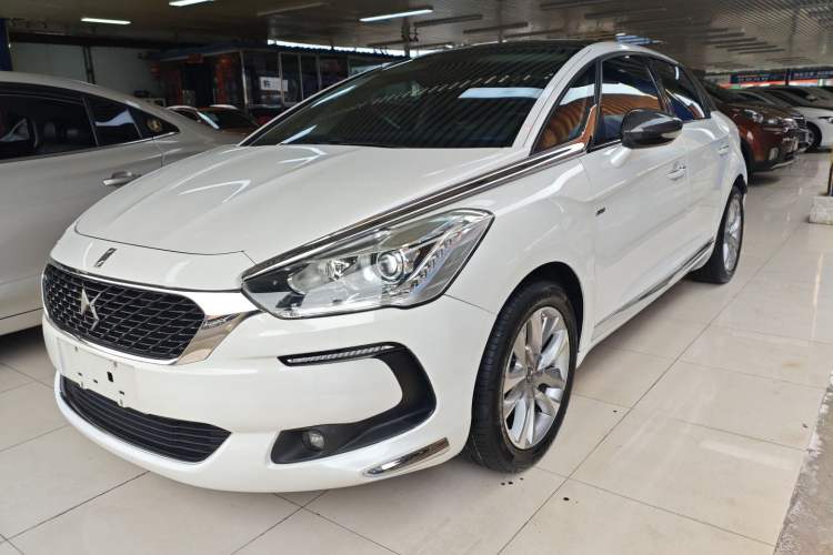 Used DS 5 2015 1.6T Luxury Edition THP160