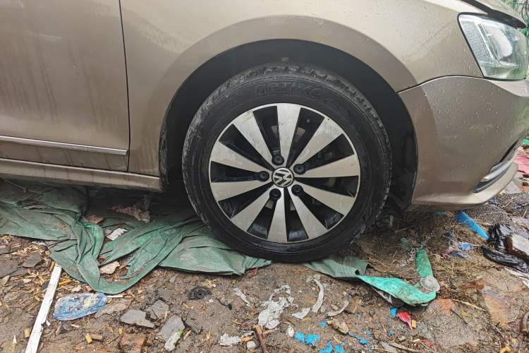 Used Volkswagen Sagitar 2018 280TSI DSG Comfort Model Right Front Wheel Hub