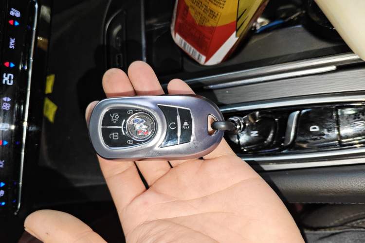 Used Buick Enclave 2022 652T Two-Wheel-Drive Prestige 7-Seater