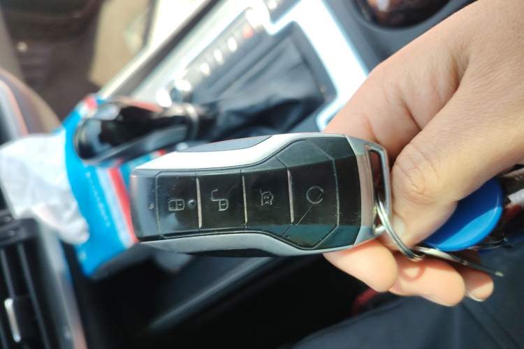 Used BYD Tang 2018 2.0T Automatic SmartConnect Prestige 7-Seater China V Standard Vehicle Key