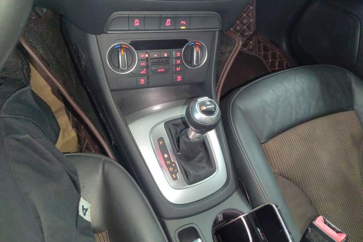 Used Audi Q3 2017 35 TFSI Fashion Model Gear Lever