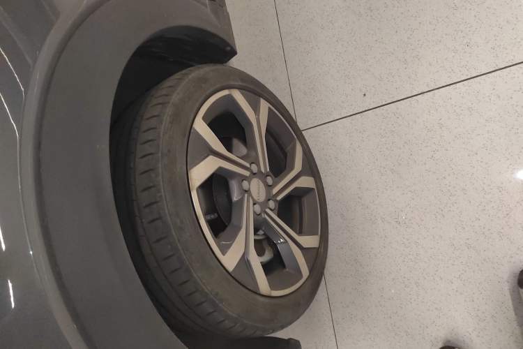 Used Lynk & Co 06 2023 Remix 1.5T Dynamic Halo Left Front Wheel Hub