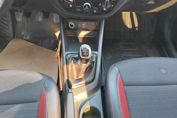 Used Hyundai Verna (new generation) 2016 1.4L Manual Cool Edition GLS
