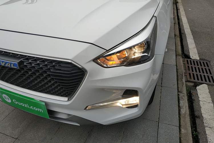 Used Haval M6 2017 1.5T Manual Two-Wheel Drive Elite Model Left Front Headlight