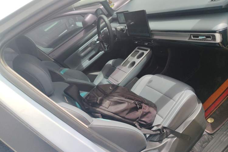 Used AION Y 2023 Younger Star Edition Right Front Seat