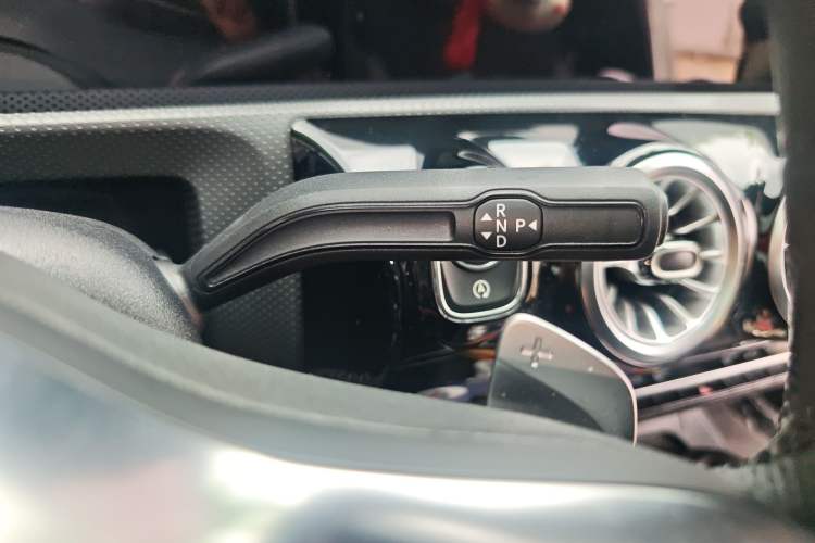 Used Mercedes-Benz A-Class 2022 Second Facelift A 200 L Sport Sedan Fashion Version
