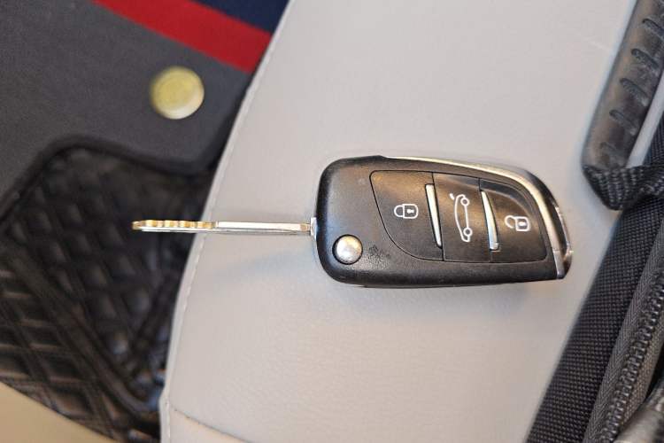 Used CHANGAN Alsvin V5 2012 1.5L Manual Sport Version China IV Standard