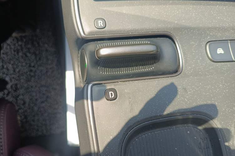 Used Nio ET5T 2024 75kWh Touring Gear Lever