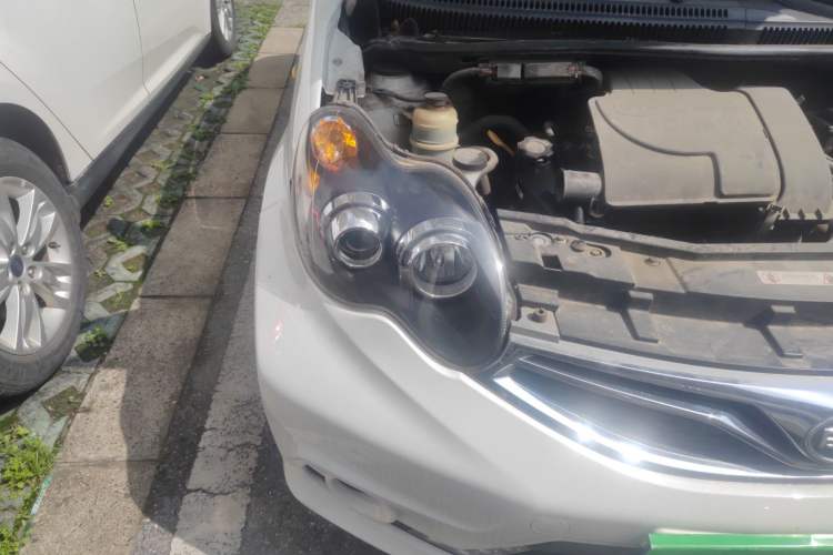 Used BYD F0 2015 1.0L AMT XuanKu Model Right Front Headlight