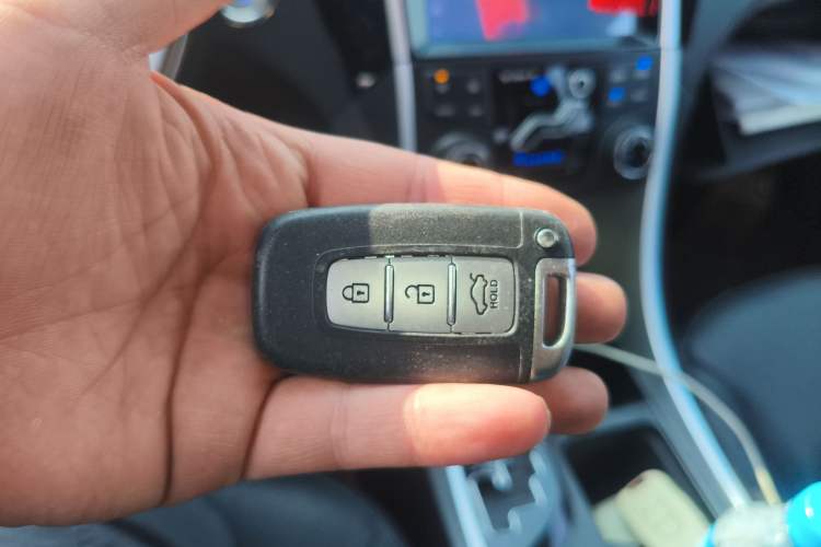 Used Hyundai Sonata 2013 2.4L Automatic Leading Edition China IV Standard