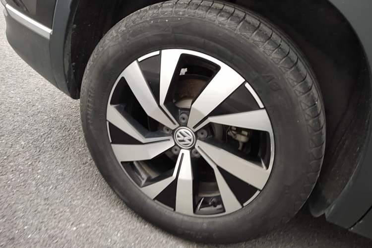 Used Volkswagen Tayron 2019 330TSI Four-Wheel Drive Luxury Version China V Standard Right Rear Wheel Hub