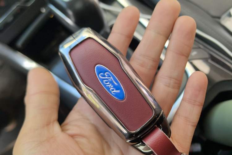 Used Ford Edge 2016 EcoBoost 245 Four-Wheel Drive Titanium 7-Seater Vehicle Key