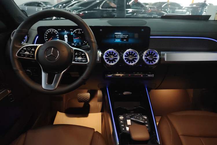 Used Mercedes-Benz GLB 2023 GLB 220 Sport Edition Audio And AC Panel