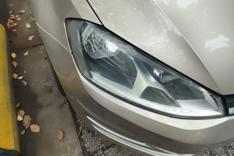 Used Volkswagen Golf 2014 1.4TSI Automatic Luxury Model Right Front Headlight