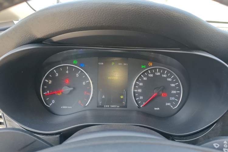 Used BYD Song MAX 2018 1.5T Automatic Smart Connect Elite Model with 6 Seats Instrument Cluster