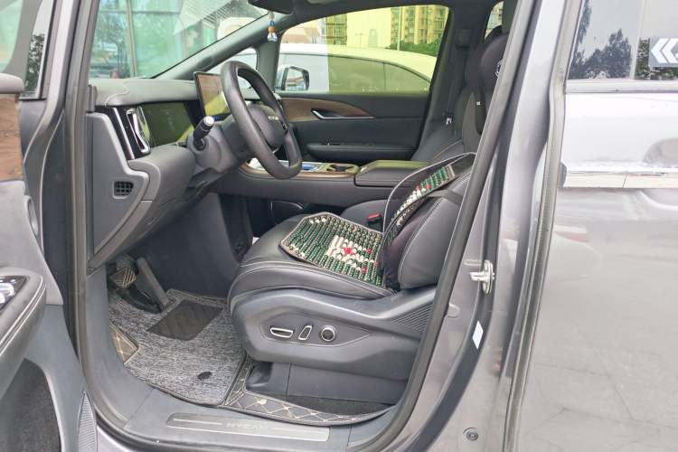 Used Hycan V09 2023 Luxury Edition 620
