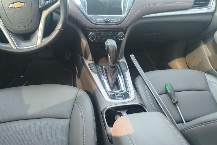 Used Chevrolet Malibu 2017 1.5T Automatic Luxury Edition Gear Lever