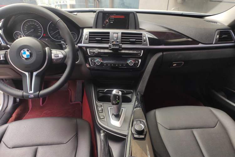 Used BMW 3 Series 2017 320Li Fashion Model
