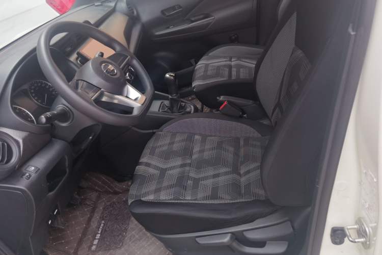 Used Nissan Kicks 2019 1.5L Manual Cool Edition
