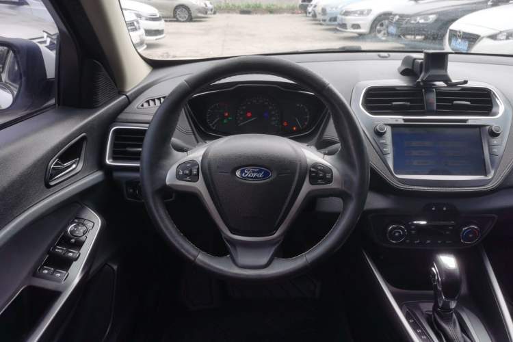 Used Ford Escort 2015 1.5L Automatic Fashion Model
