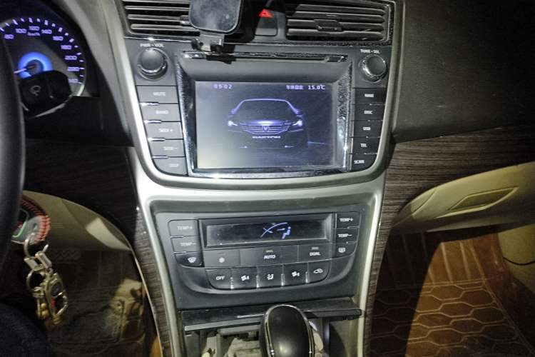 Used CHANGAN Raeton 2014 1.8T Automatic Elite Anniversary Edition China IV Standard
