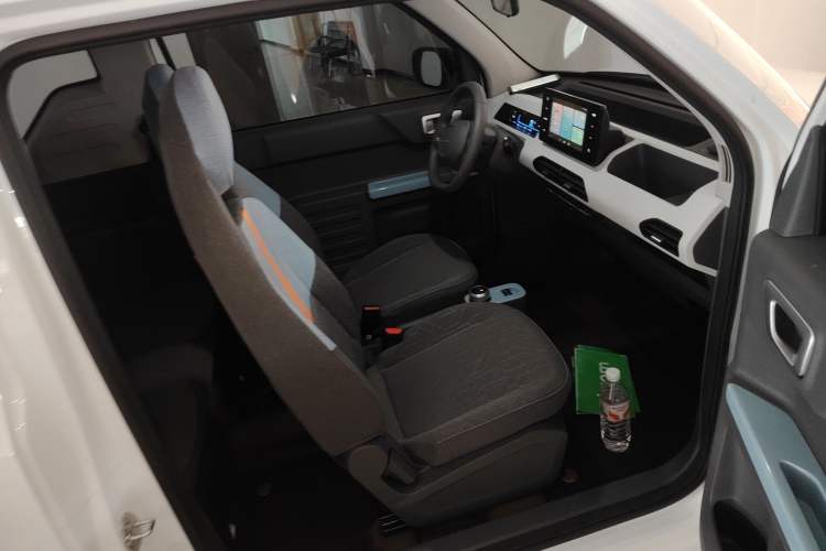 Used Geely Galaxy Panda 2024 Panda Mini 200km Endurance Bear Right Front Seat