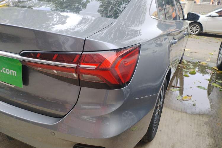 Used Roewe i5 2021 1.5L CVT Diamond Edition