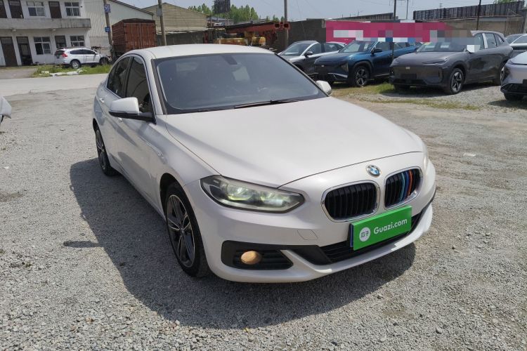 Used BMW 1 Series 2019 118i Fashion Model Front Right 45 Deg