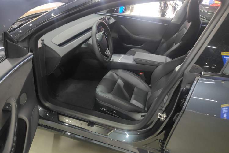 Used Tesla Model 3 2023 Long-Range All-Wheel-Drive Version