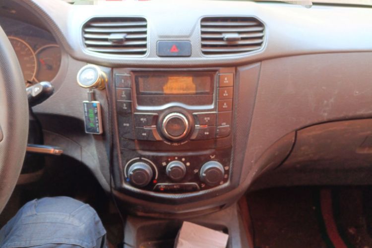 Used Wuling Hongguang 2015 1.2L S Base Model China V Standard Audio And AC Panel