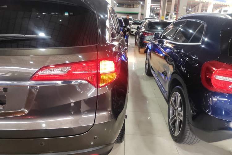 Used Acura RDX 2013 3.0L Two-Wheel Drive Elite Edition
