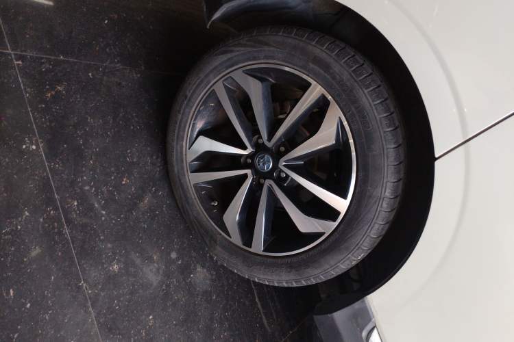 Used Venucia T90 2018 2.0L CVT Smart Connect Luxury Edition China V Standard
