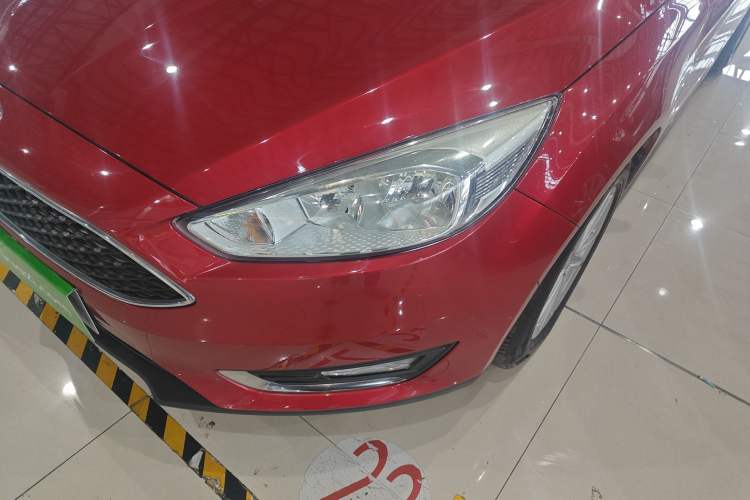 Used Ford Focus 2017 Hatchback 1.6L Automatic Fashion Edition Smart Drive Version Left Front Headlight