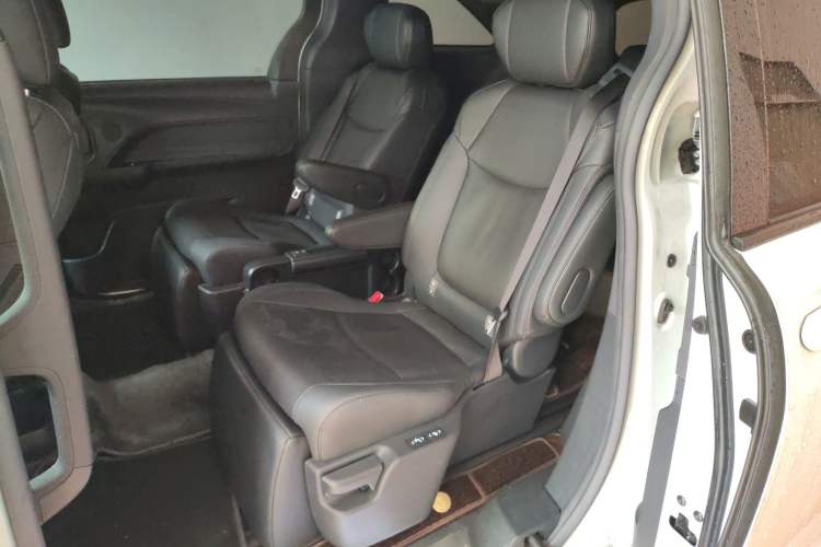 Used Toyota SIENNA 2023 2.5L Hybrid Ultimate Edition