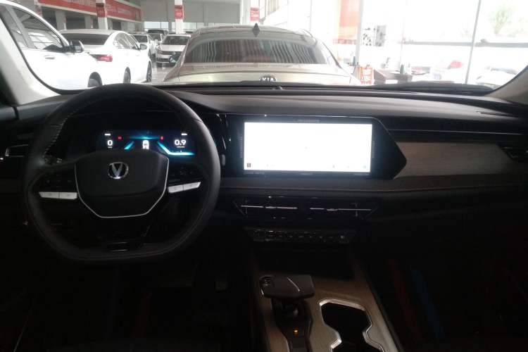 Used Changan X7 PLUS 2024 1.5T Automatic Luxury 7-Seater
