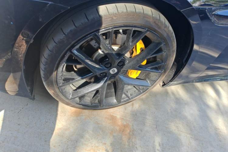 Used Xiaomi Auto SU7 2024 Four-Wheel Drive Ultra-Long Range Advanced Intelligent Driving Max Edition